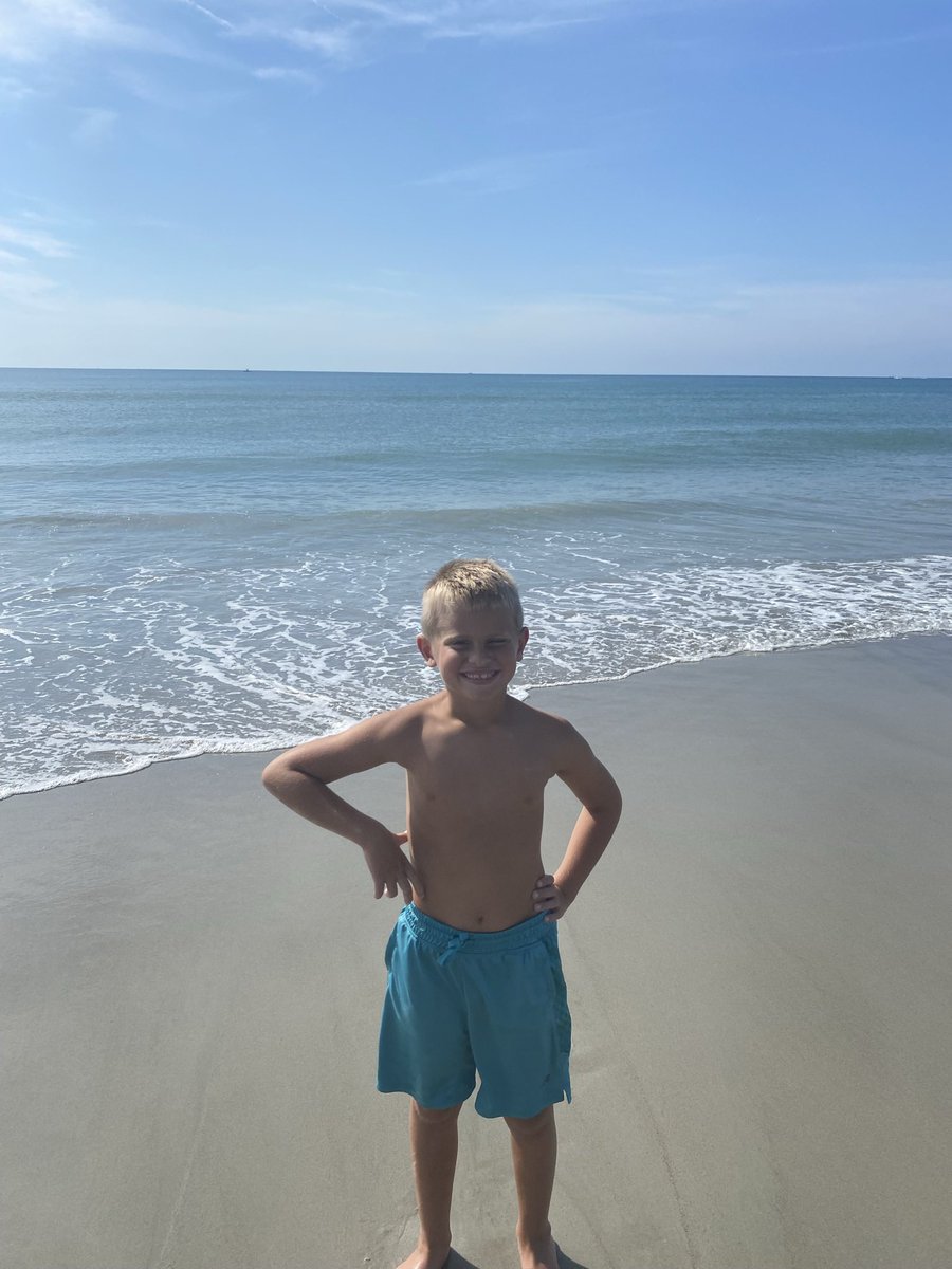 The summer might be over, but not for me! Sundays are beach days!!!