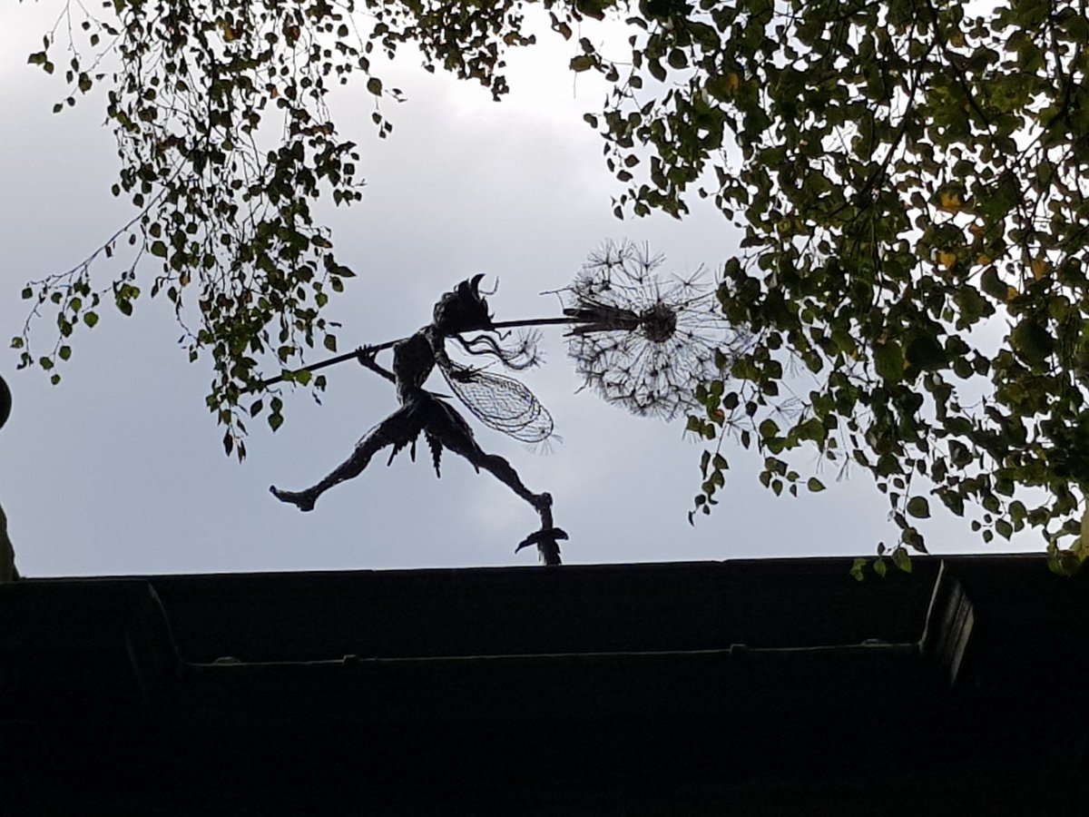 kendie's tweet photo. A morning walk around Trentham. A few of the fantasy wire fairies. #TrenthamEstate #trenthamgardens #autumnwalks #fairies #Fantasywire https://t.co/Qph55omBCq