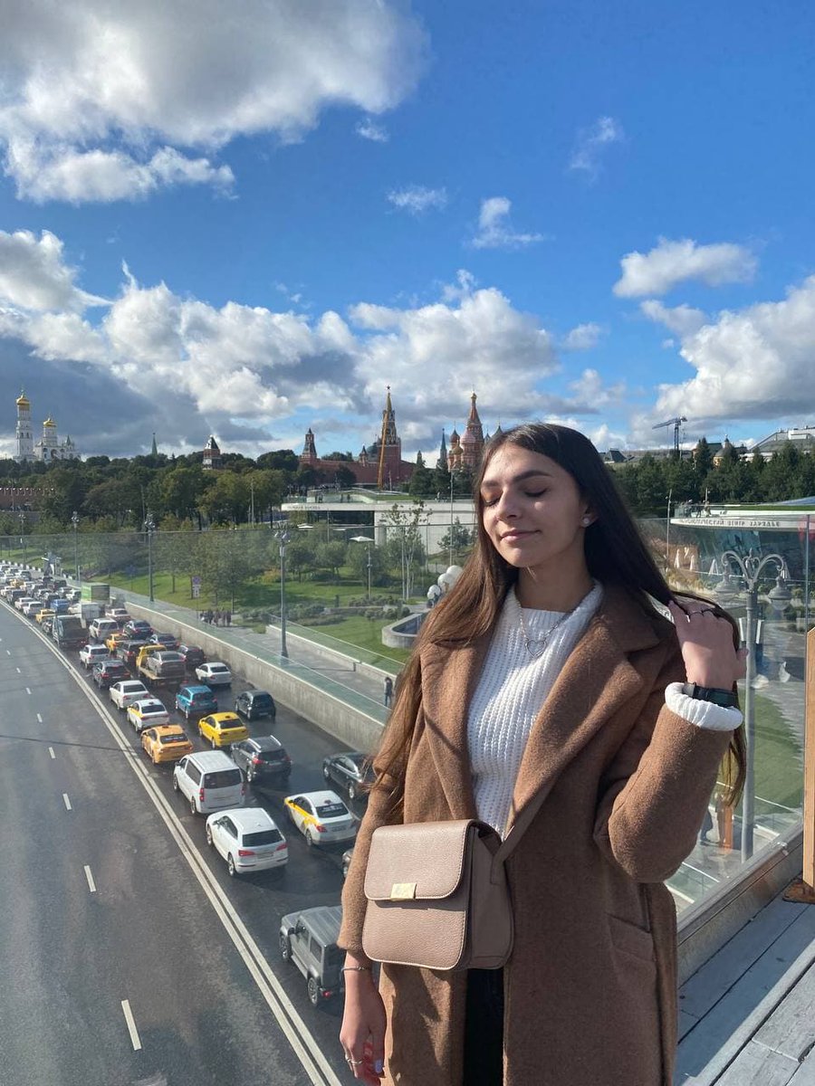ArtemiuLebedev's tweet photo. Sunny Sunday in Moscow ☀️
with my @darkkkinder ✨ https://t.co/1wTpSINlQZ
