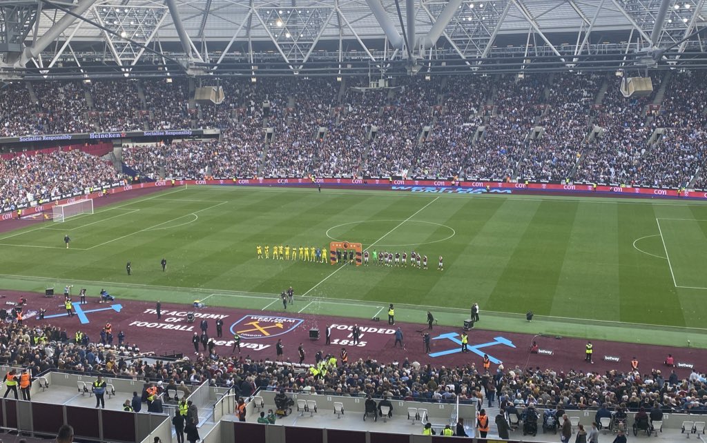 Ahmed (@ahmed__demha) on Twitter photo Away days for Brentford as they take on West Ham. Should be a good one ⚒️🐝
#WHUBRE <a href="/LDNFootieScene/">London Football Scene</a> Away days for Brentford as they take on West Ham. Should be a good one ⚒️🐝
#WHUBRE <a href="/LDNFootieScene/">London Football Scene</a>
