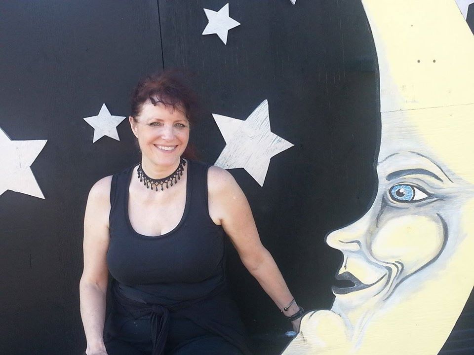 OttawaDivinatio's tweet photo. We offered psychic entertainment at a lovely event yesterday.#pumpkinspicepsychic #OttawaSun #Halloween We still have openings but this is a busy month so book now to avoid disappointment! https://t.co/Ka1DUQ55C4 https://t.co/x5bUpmAUeI