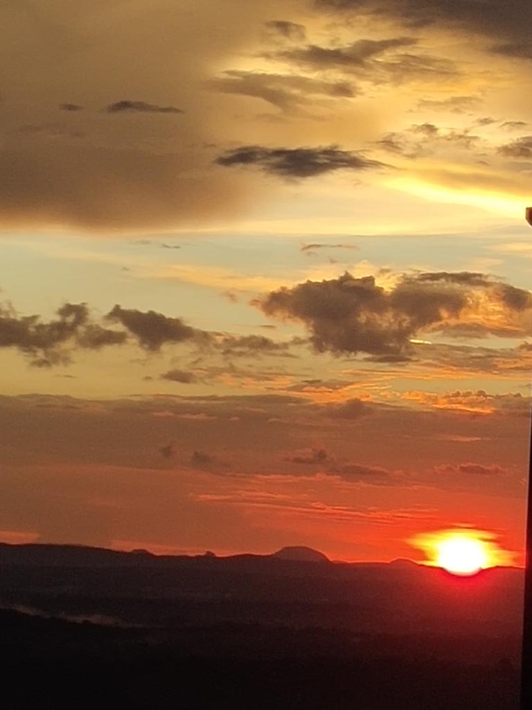 DailyCreativit2's tweet photo. Evening sky...drama https://t.co/uQDlYSL7Yr