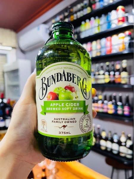 o_khau's tweet photo. 🙈 Forget all the juices!!!!
Because this is the coolest, sexiest juice you've ever drunk! 

🍋🍏🍑🍎🍐🍊🍋🍍🍹🍹🍹

#Bundaberg, gas-powered juices, imported from Australia, distributed exclusively by DUNK. 

⚜️ DUNK 135 Tran Huu Tuoc 🍺 0936.388.831 ⚜️ #Dunk https://t.co/hU2FU93kLt