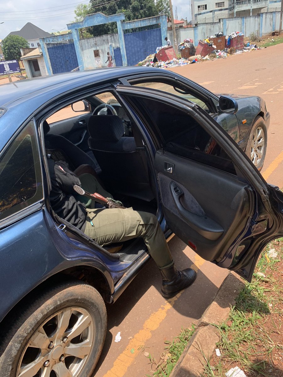 felixbuezecyrus's tweet image. Here is presidential road Enugu police haven’t changed.. the guy inside is been ransacked by criminals in uniform called Nigeria police searching phone ... #policebrutality #endextortion