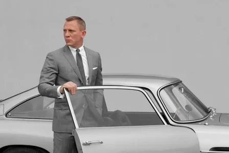 traspacar's tweet photo. "Bond. James Bond" 🚘
😍 Cuál es el mejor coche que ha conducido el agente 007 en toda su historia? 🔝

#007 #Bond #JamesBond https://t.co/qntZynuZ0z