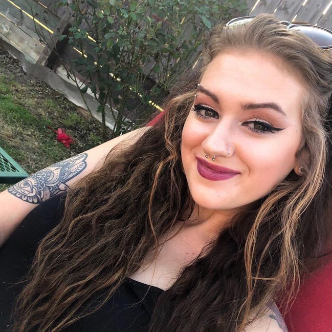 Just looking at my past self and feeling like who was that girl? https://t.co/CeIjBFN4NZ