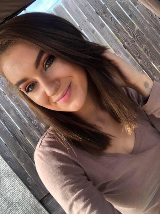 Just looking at my past self and feeling like who was that girl? https://t.co/CeIjBFN4NZ