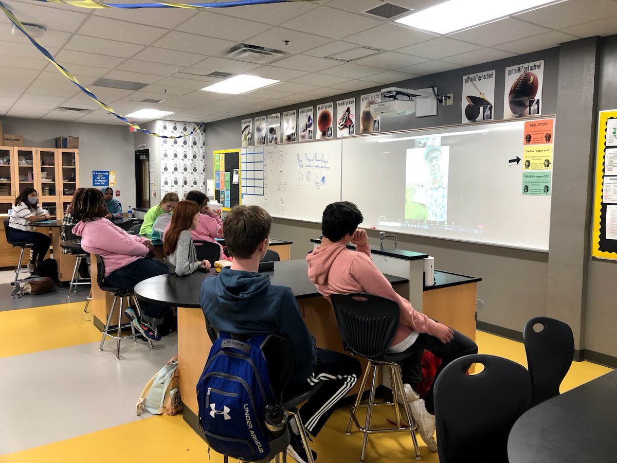 MrigankaDe2's tweet photo. Mankato East/West High School students attended a virtual field day to learn about the #edgeoffield practices and their impact on #waterquality. Thanks to Mr.@leetesdell for showing his farm.
@navreetmahal @EthanDado @ncrsare @SDState @MNSUMankato
https://t.co/p7fs5XIxEc https://t.co/xaSqCtNFlh