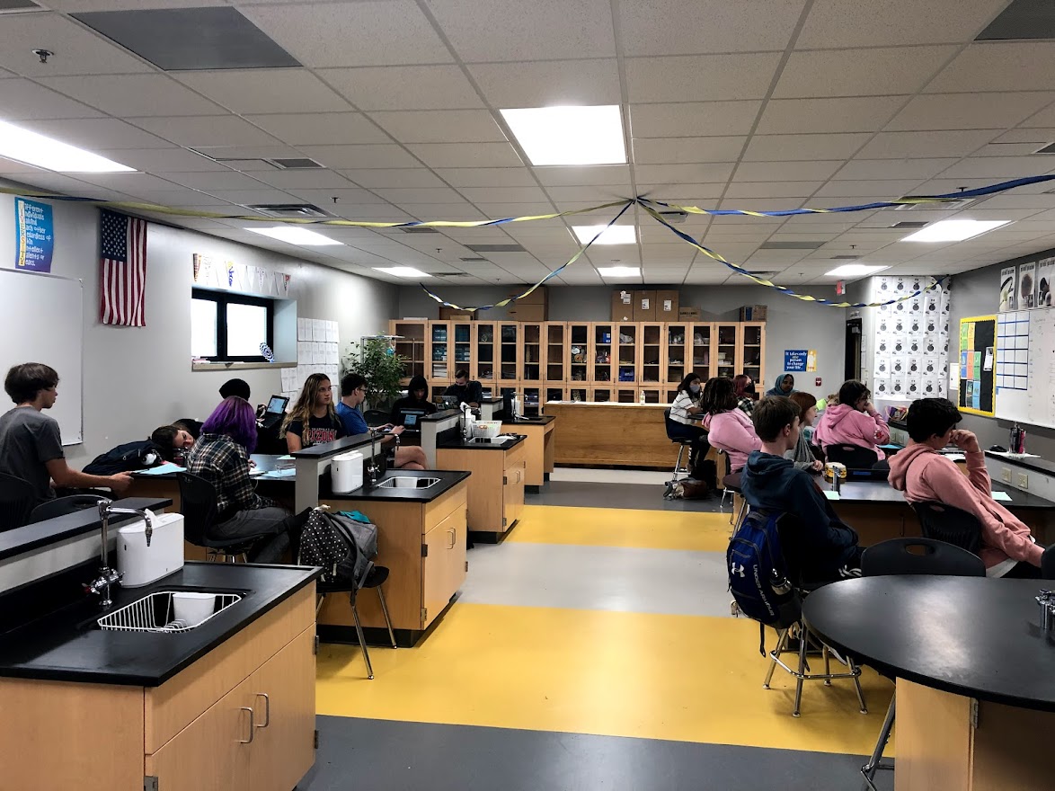 MrigankaDe2's tweet photo. Mankato East/West High School students attended a virtual field day to learn about the #edgeoffield practices and their impact on #waterquality. Thanks to Mr.@leetesdell for showing his farm.
@navreetmahal @EthanDado @ncrsare @SDState @MNSUMankato
https://t.co/p7fs5XIxEc https://t.co/xaSqCtNFlh