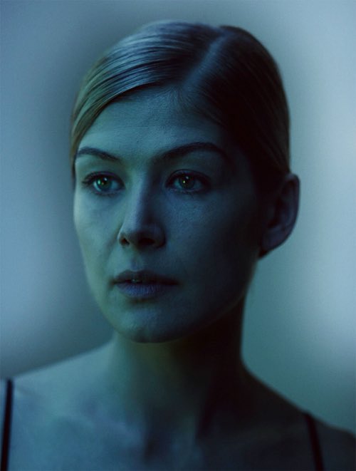 pikeposts's tweet image. rosamund photographed by nadav kander for gone girl (2014)