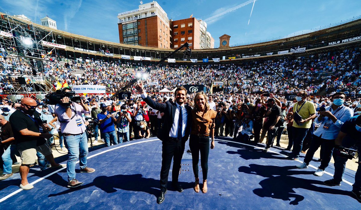 PPJumilla's tweet photo. 🔵El cambio es imparable. 

👉🏻Más de 1.000 afilados y simpatizantes del @PPRMurcia han arropado a @pablocasado_ en #Valencia, en la clausura de la convención nacional donde han asistido más de 9.000 personas. 

#Creemos
#CreemosElCambio https://t.co/7hAu1RJqO0
