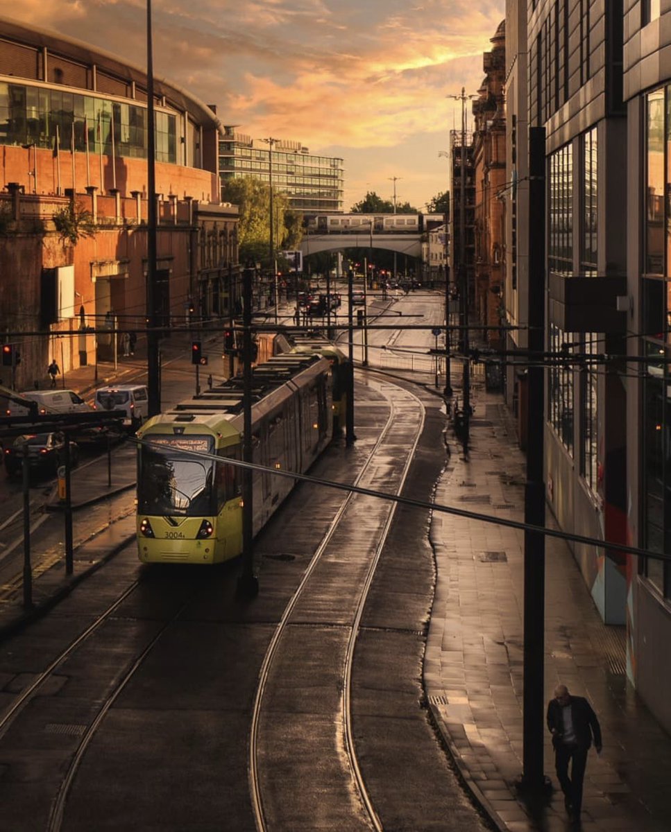 MancPictures's tweet photo. Autumn Evenings 🍁

📸 Tundeshutter https://t.co/zARyFyQYyi