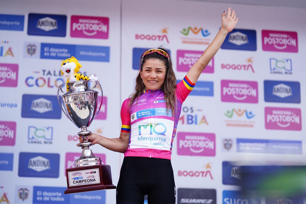 Lilibeth Chacón <a href="/liro19/">Lilibeth Chacón</a> es historia pura

La ciclista VENEZOLANA, se acaba de consagrar campeona de la Vuelta a Colombia🇨🇴

Parece sólo una noticia de éxito, pero la verdad tiene tintes históricos, pues ganar en tierra colombiana a sus corredoras, es casi imposible y Lili lo hizo