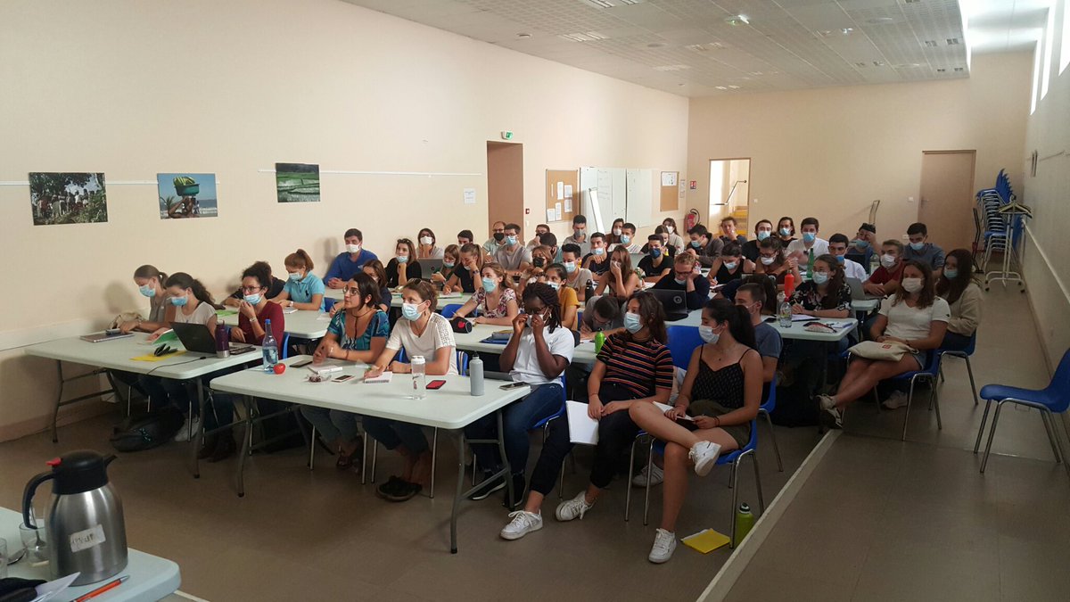 Les ingénieurs 5ème année de @Groupe_ESA à la rencontre de la filière semenciere lors d'un séjour dans la Drôme. Merci à Philippe Roux <a href="/semae_officiel/">semae</a> <a href="/semaeEst/">Semae Est</a> #semences #ESA  pour son intervention présentant les spécificités du Département. A l'année prochaine 😉