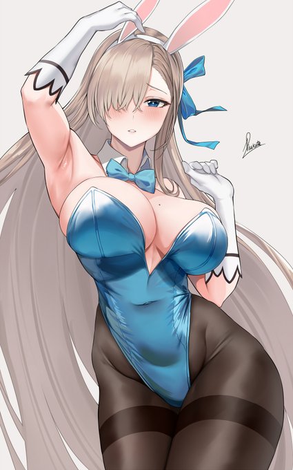 "Sensei, are you sure this suits me?"
--
"Is that so?"
--
"Posing like this...if it's for you..."

Asuna from Blue Archive, Bunnygirl costume, finished!
Should I do Karin too? 