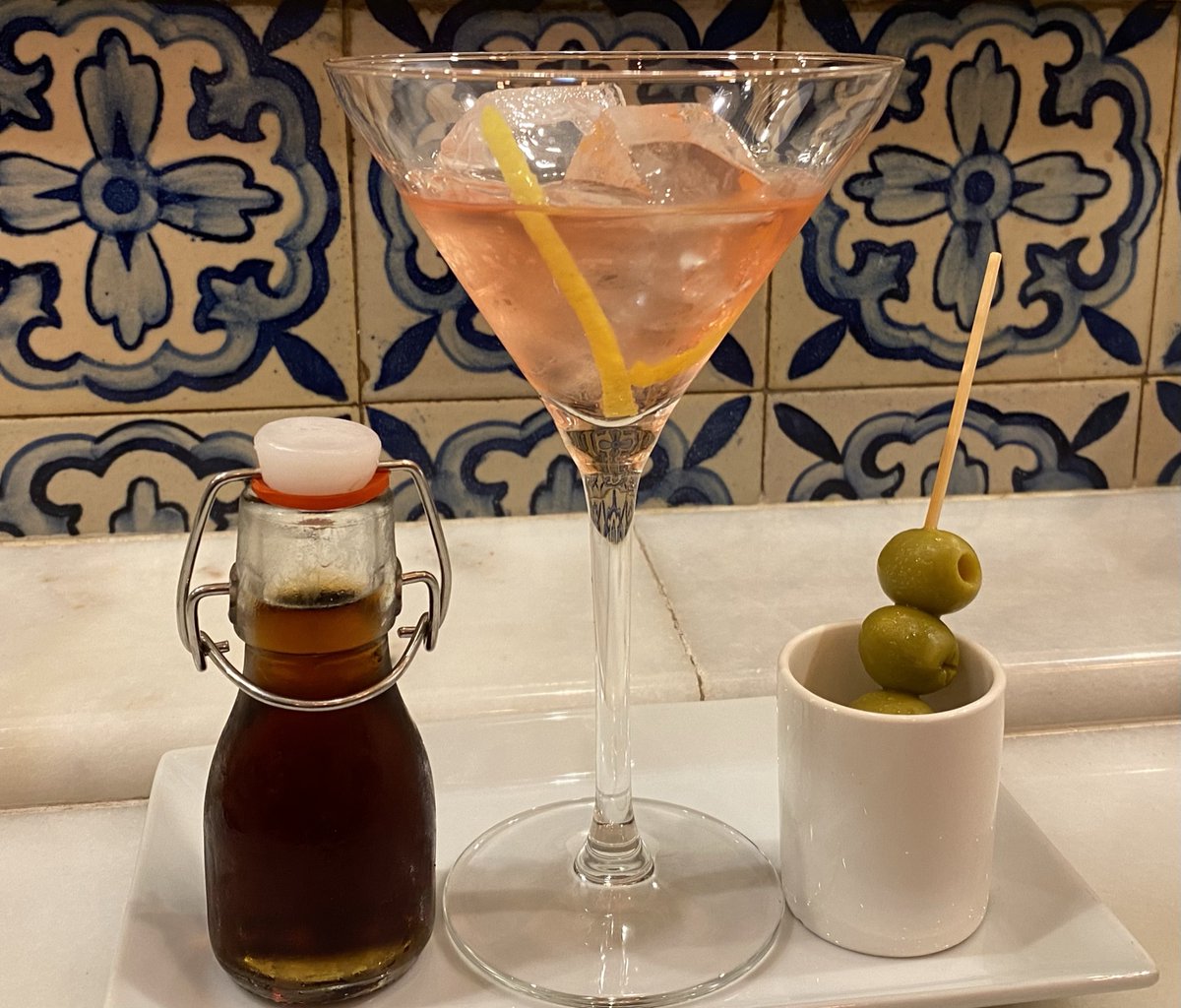 RenoirGuides's tweet photo. #basquecountry #Álava #Araba #Vitoria excellent #chicharrones deep-fried pork belly and #vermut #vermouth @ #arkupe last night https://t.co/573MXrHcU0