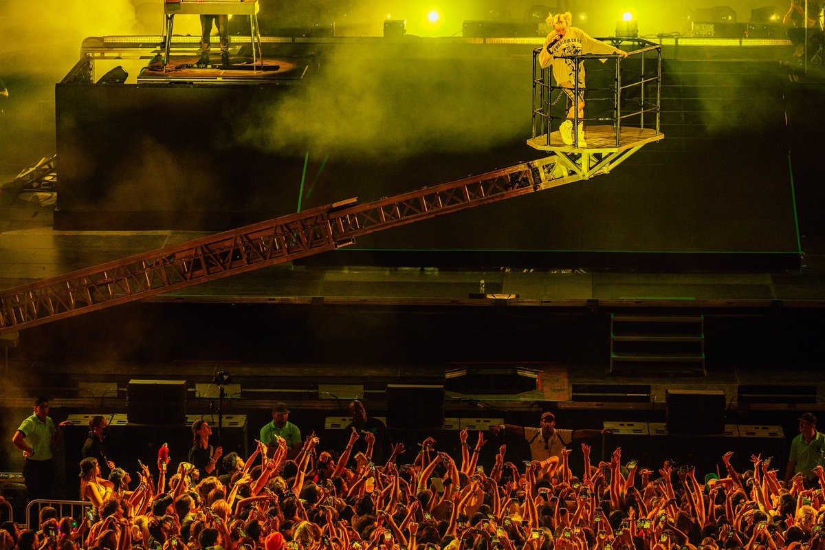 We were HAPPIER THAN EVER after that unreal set from <a href="/billieeilish/">billie eilish</a> at the Lady Bird Stage last night. 💚💚💚

📸: <a href="/poonehghana/">Pooneh Ghana</a>, <a href="/charlesraygun/">Charles Reagan</a>, and Chad Wadsworth