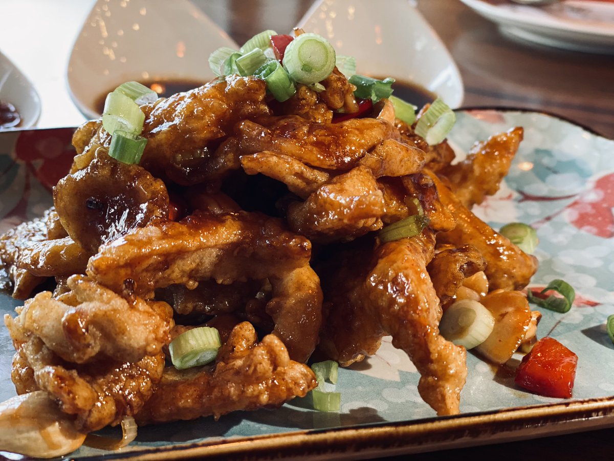EatingBeagles's tweet photo. @CoconutGroveBID @charliecresp @ChefTsonton One of my favorite dishes from @mintyzllc was the Sweet &amp; Sour Mushrooms that tasted just like chicken but was really oyster mushrooms https://t.co/KUhHdRBFMv