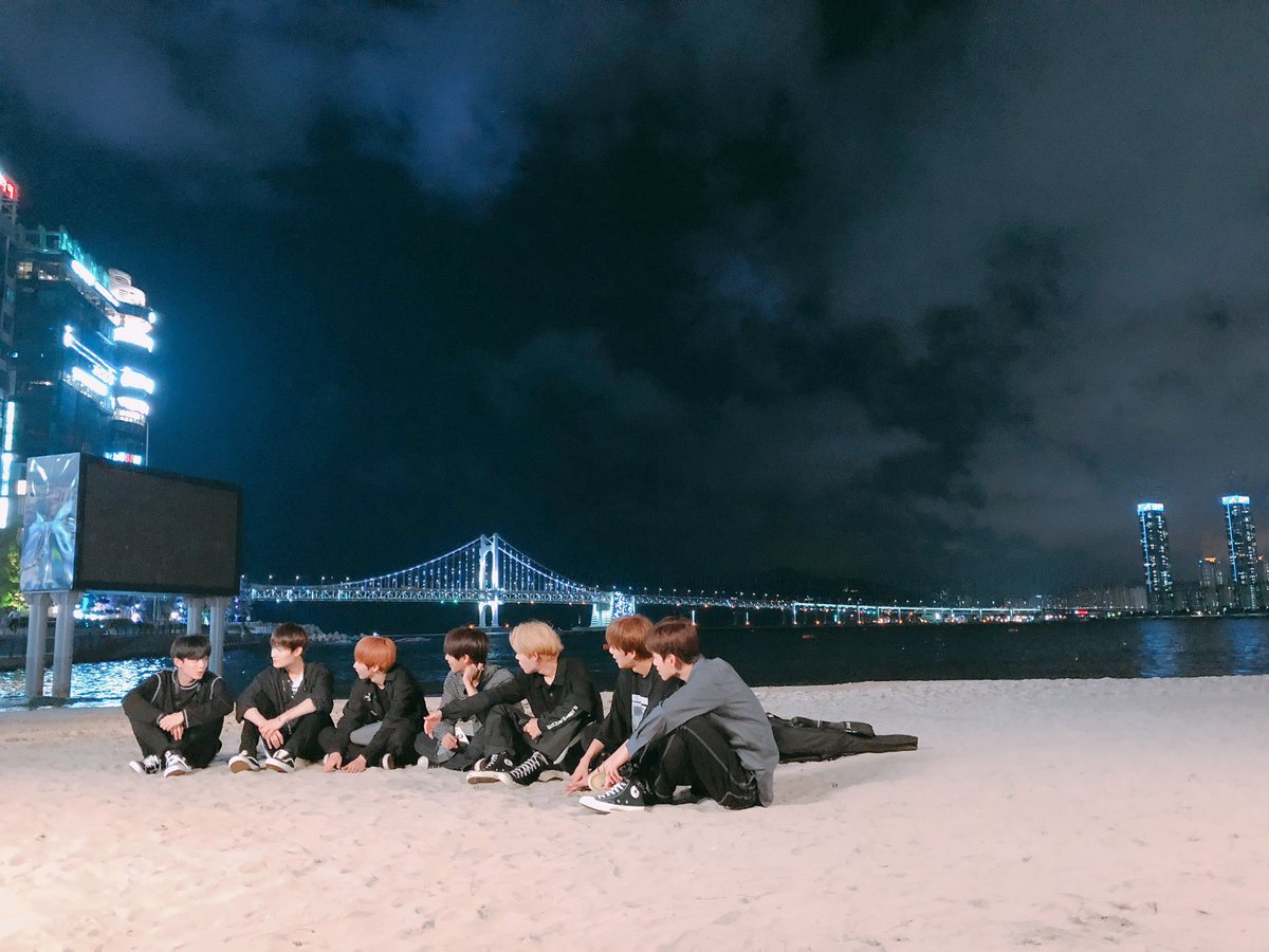 haruko_verivery's tweet photo. 1000일 축하합니다😆🎉💕
앞으로도 쭉 함께 걸어갔으면 좋겠습니다！

사랑하는 우리 배리배리！！건강하게 그리고 행복하게 살아가길 바래😘❤️

#지금부터_베리베리한지_천일째
#1000DAYSWITHVERIVERY https://t.co/QO6D8DaYU1