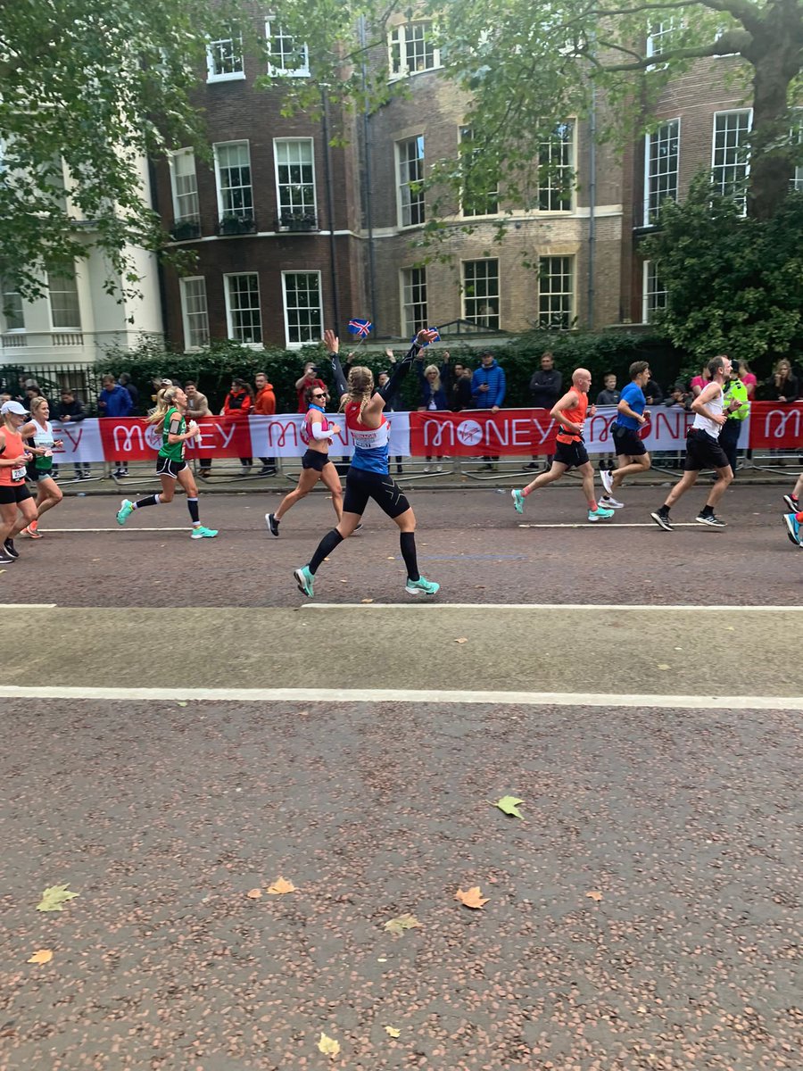 siddyholloway's tweet image. I did it!!! Time 3hrs 35min 26sec! What an incredible race!!! #LondonMarathon