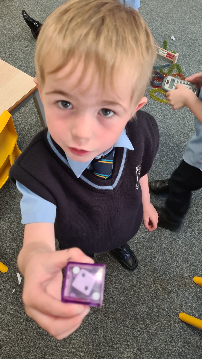 MrsLClarkStNins's tweet photo. Exploring numbers in lots of different ways #InvNum #MathsWeekInverclyde https://t.co/3Je4IDrwsG
