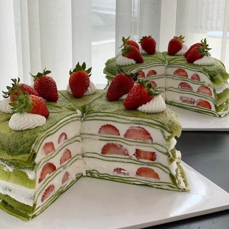 the intricate layers of a matcha strawberry crepe cake 🍓