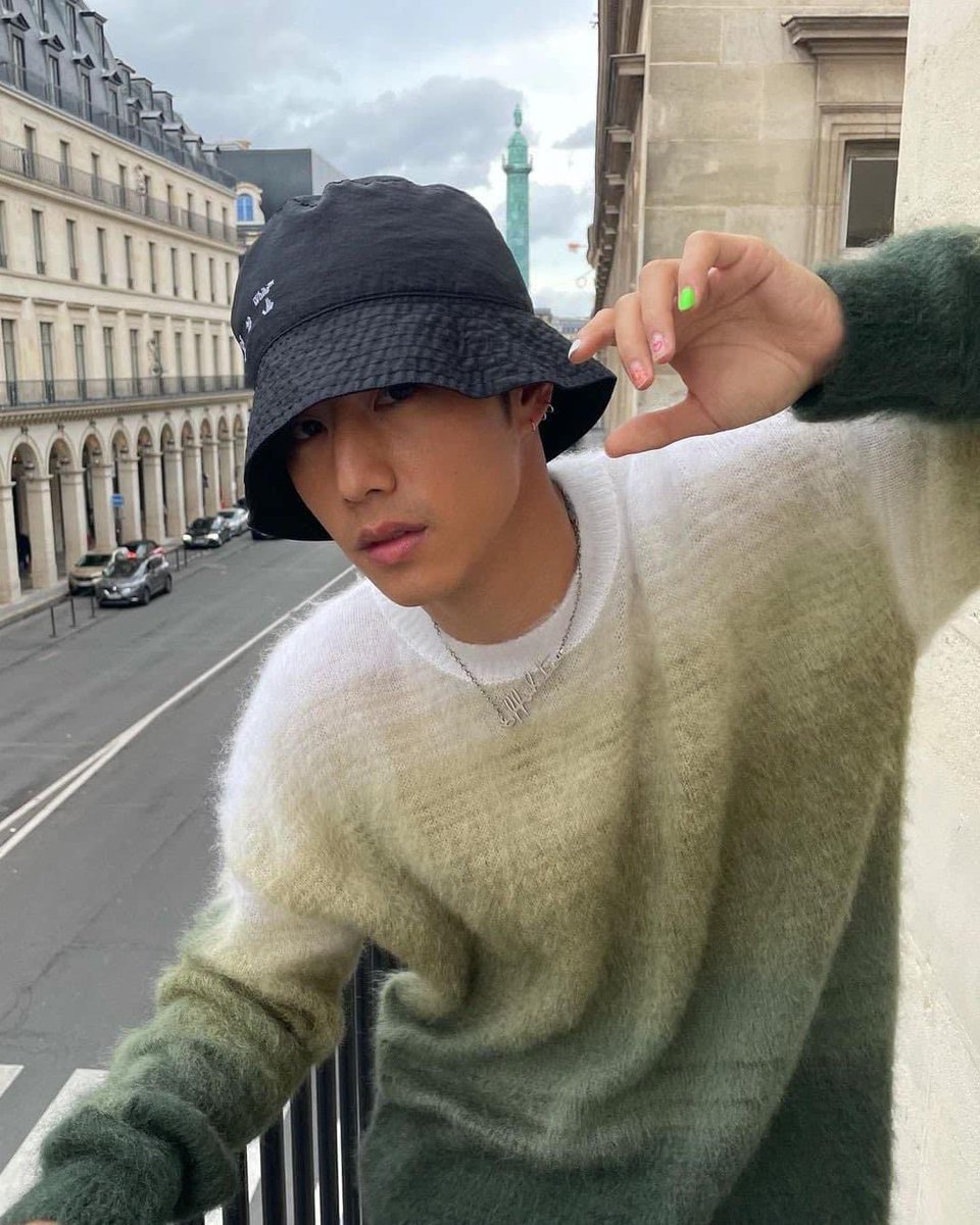 MeawzyT's tweet photo. #MarkTuan @marktuan  ให้พักหายใจหายคอบ้างเถอะพ่อจ๋า 😱😱😱 https://t.co/mlvCB6xWUg