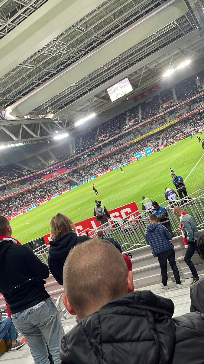BenjaminD_90's tweet photo. Allez l’OM pour Tapie ! Repose en paix Boss  #teamom https://t.co/Oou2mC0Ctb