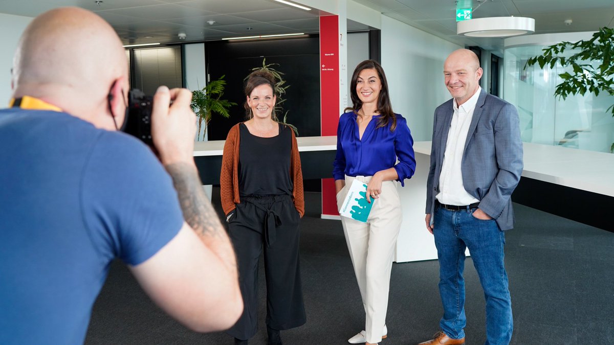 Zum Abschluss des spannenden Talks zum Thema Social Shopping und #InfluencerMarketing - zuerst das Gruppenbild 📸