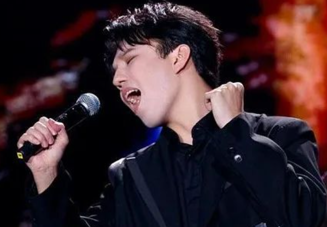 DiZanyMe's tweet photo. Adding to our daily dose of #Dimash
(i.e., #dimashiness)๐ https://t.co/0bjvKLBkMd