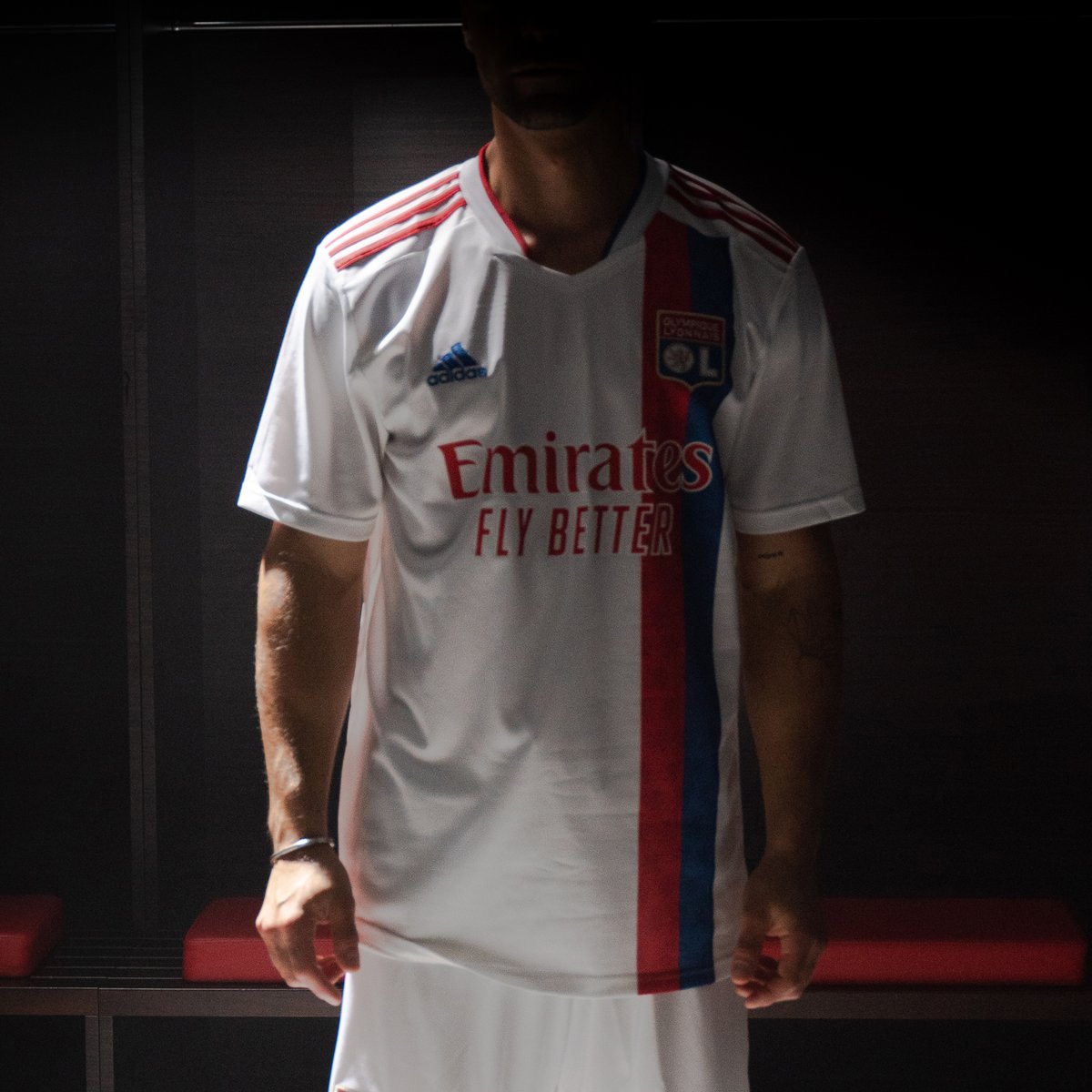 MGMotorFrance's tweet photo. JEU-CONCOURS🎁 
Pour le 123ème derby de l'@OL nous avons vu les choses en grand ! Tentez de remporter 5 maillots collector et 10 abonnements OL Play !
Pour participer:
-Like + RT ce post
-Follow @MGMotorFrance 
-Identifie l'ami(e) avec qui tu voudrais assister au 124ème ! 😉 https://t.co/glDzpRDY1t