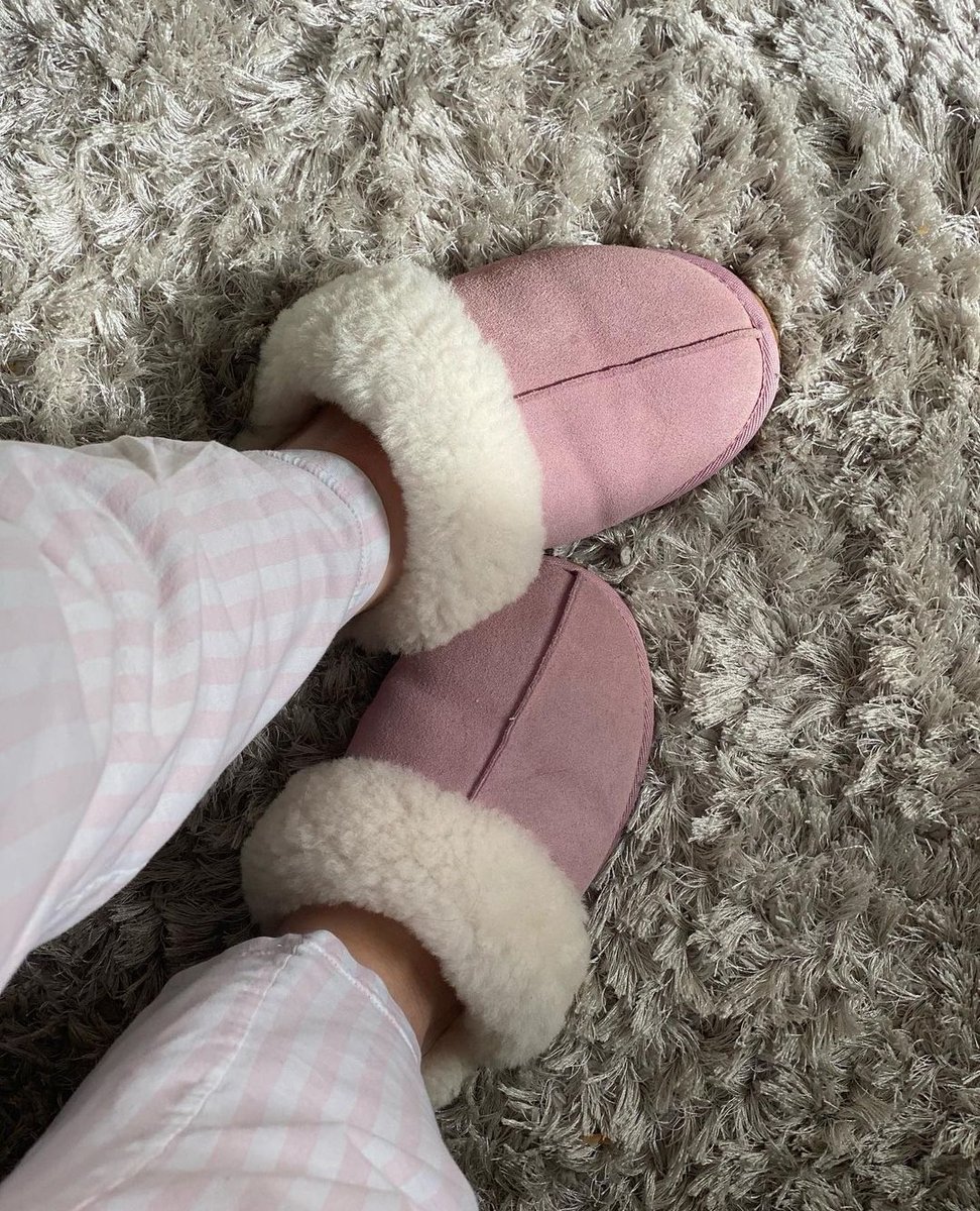 RedfootShoes's tweet photo. Take a moment to reset with a little self-love πβ
π ANN PINK AUSTRALIAN SHEEPSKIN SLIPPERS
πΈ @bellaandbeau2021
https://t.co/4vaqfBb01u
#sleepwear #fuzzyslippers #slipperstyle #slippershoes #slipperslover #slipperswag #slipperseason
β https://t.co/WcI8f9rQAF