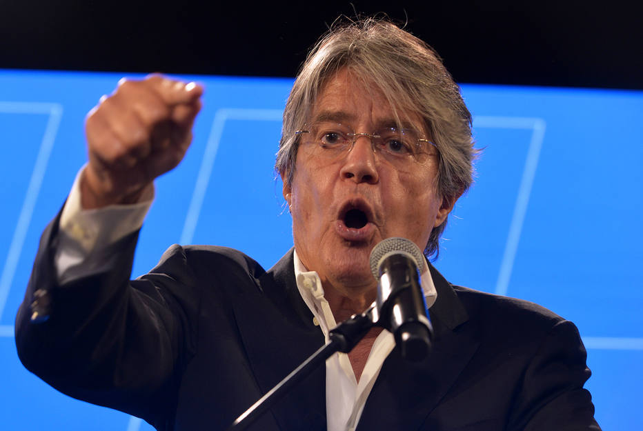 Estadao's tweet image. PANDORA PAPERS: Chefes de Estado e de Governo são acusados de esconder milhões em paraísos fiscais (via @EstadaoInter) bit.ly/3A8tIb0