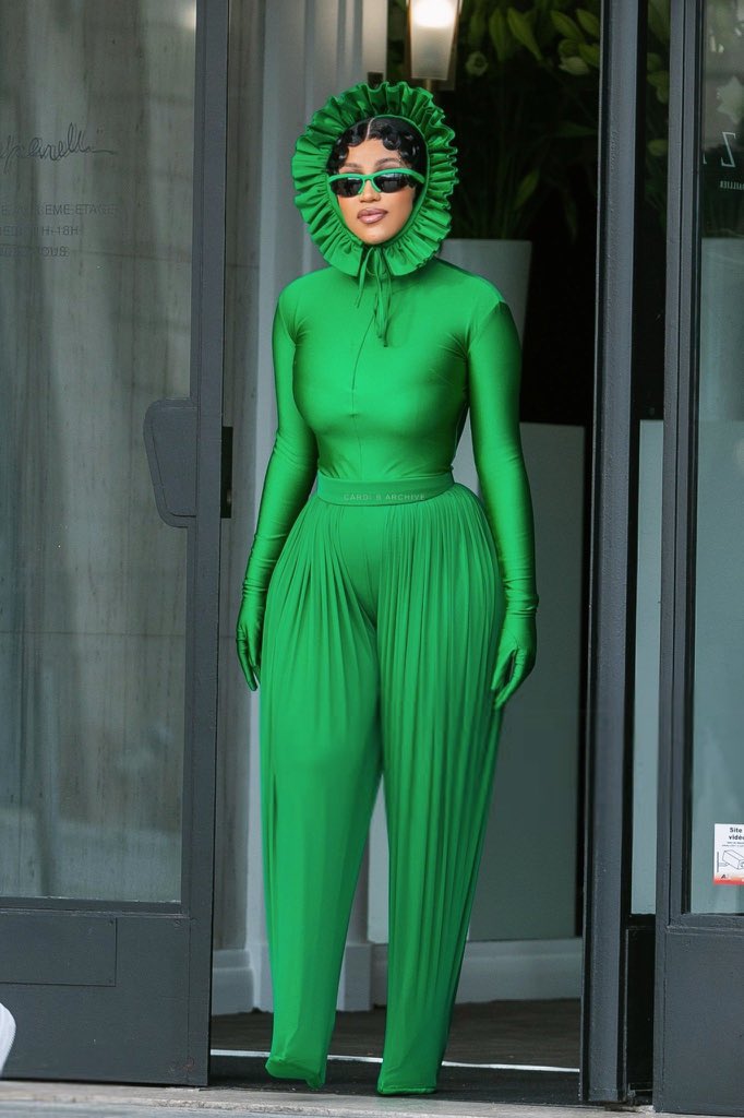 Petty Slimane tweet media