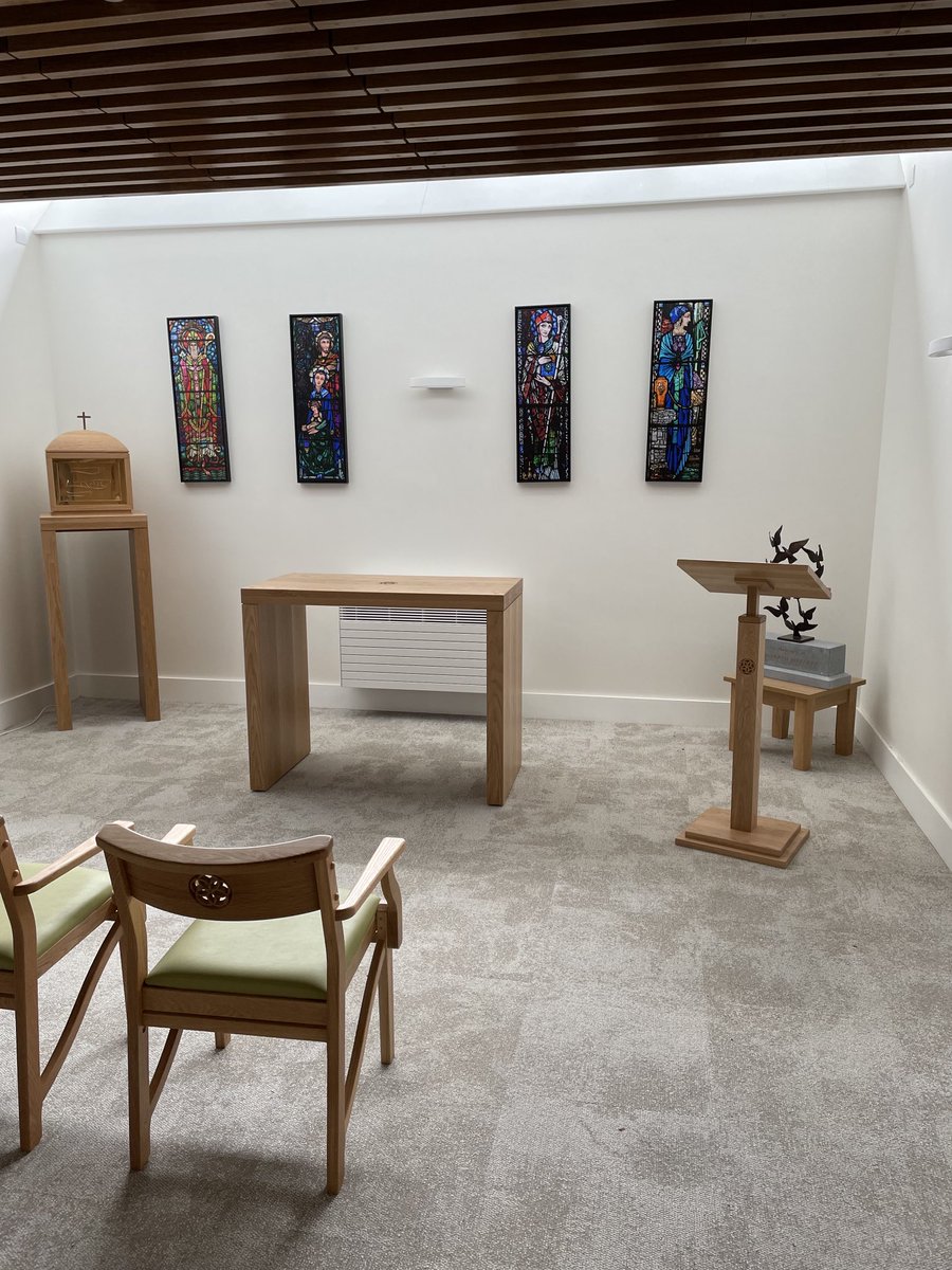 JoeBrolly1993's tweet photo. Each bedroom in the new ⁦@MayoRoscHospice⁩ in Roscommon town has a specially made door and a private garden to allow the patient to be wheeled outside in their bed to feel the rain on their face or see the stars or the sun for a last time. https://t.co/DwIkLKUlMy