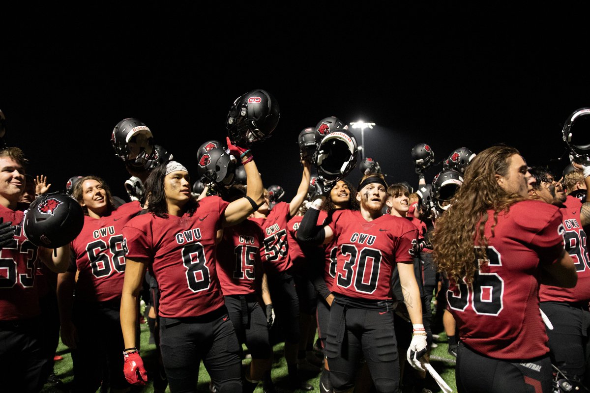 Still riding high from last night's win? Check out these photos from <a href="/ThompsonnJacob/">Jacob Kiaʻikamanō Thompson</a>