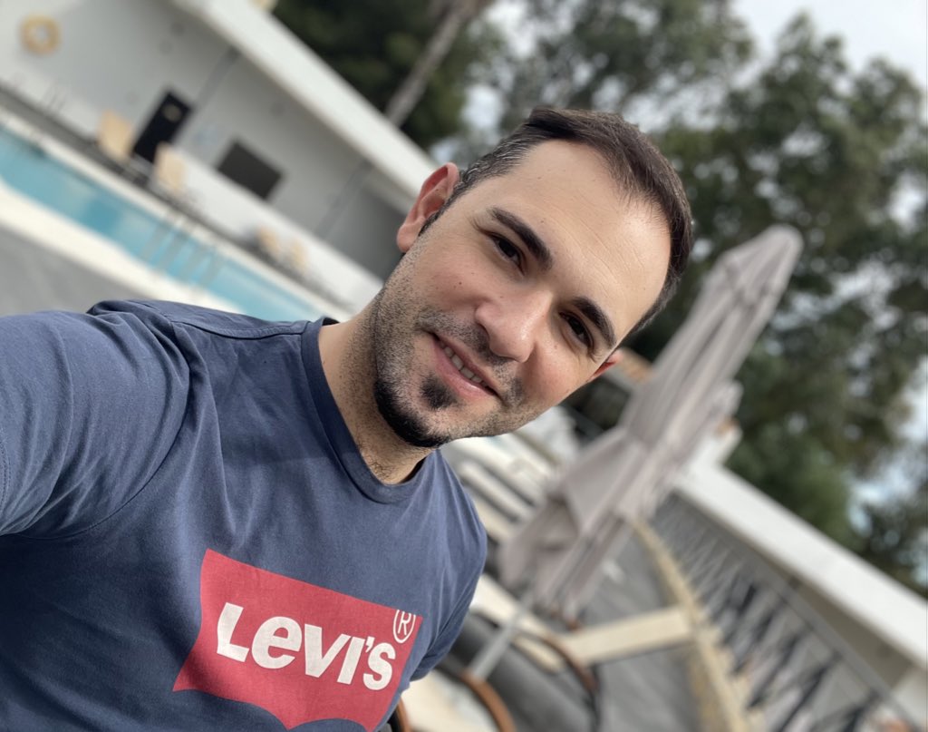 Pacoquintana7's tweet photo. A disfrutar del domingo familia!! Pasando el domingo con una compañía inmejorable! 🎉🎉 😘😘😘
#FelizDomingo
❤️❤️😘 https://t.co/yPWydSDiU6