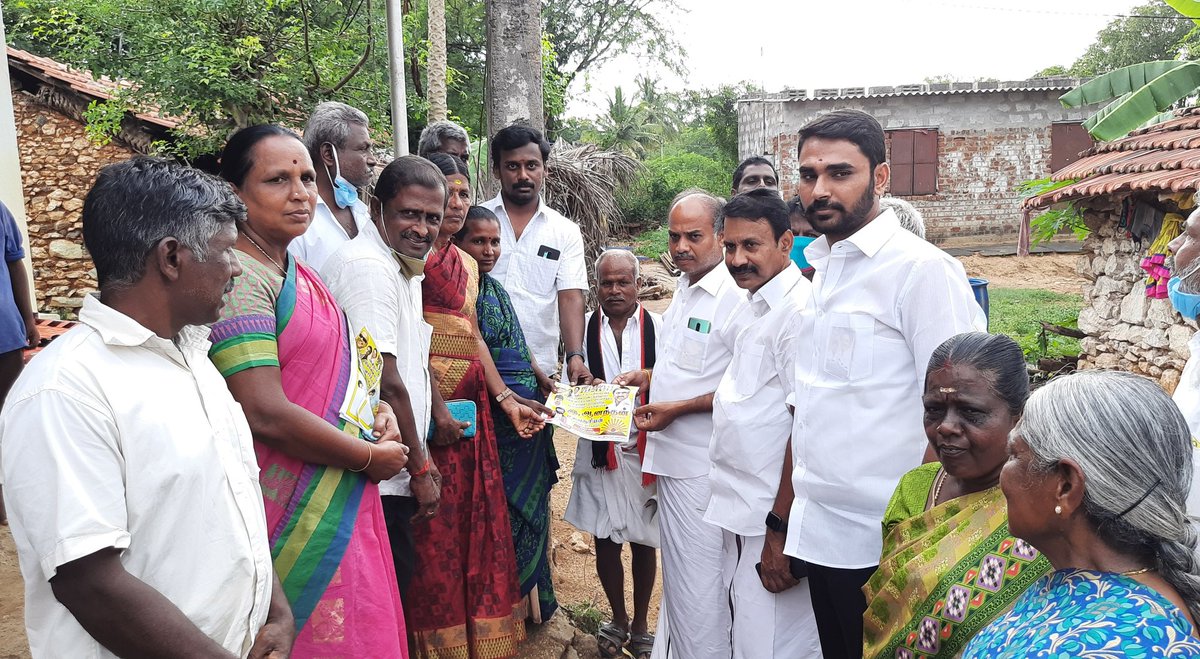 DmkSenathipathi's tweet photo. கோவை மாவட்டத்திற்குட்பட்ட 3வது வார்டு மாவட்ட ஊராட்சி குழு உறுப்பினர் பதவிக்கு போட்டியிடும் கழக வெற்றி வேட்பாளர் சகோதரர் திரு.இ.ஆனந்தன் அவர்களை ஆதரித்து திருப்பூர் வடக்கு மாவட்டம், அன்னூர் தெற்கு ஒன்றியத்திற்குட்பட்ட கரியாம்பாளையம் ஊராட்சியில் வாக்கு சேகரித்தபோது.
#DMKCoimbatore https://t.co/VBxwCxhXLA