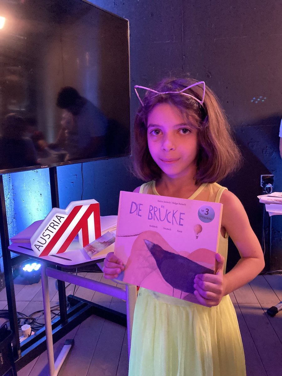amman_ob's tweet photo. 🏆Congratulations to the winners of the quiz about the German-speaking countries co-organized by #Austria at the European Day of Languages! Prizes included books from the #Jungbrunnen Verlag and small goodies from @KHM_Wien. 
See you again in 2022!
@EUNICJordan #AustriaInJO https://t.co/dWITkVEdR4