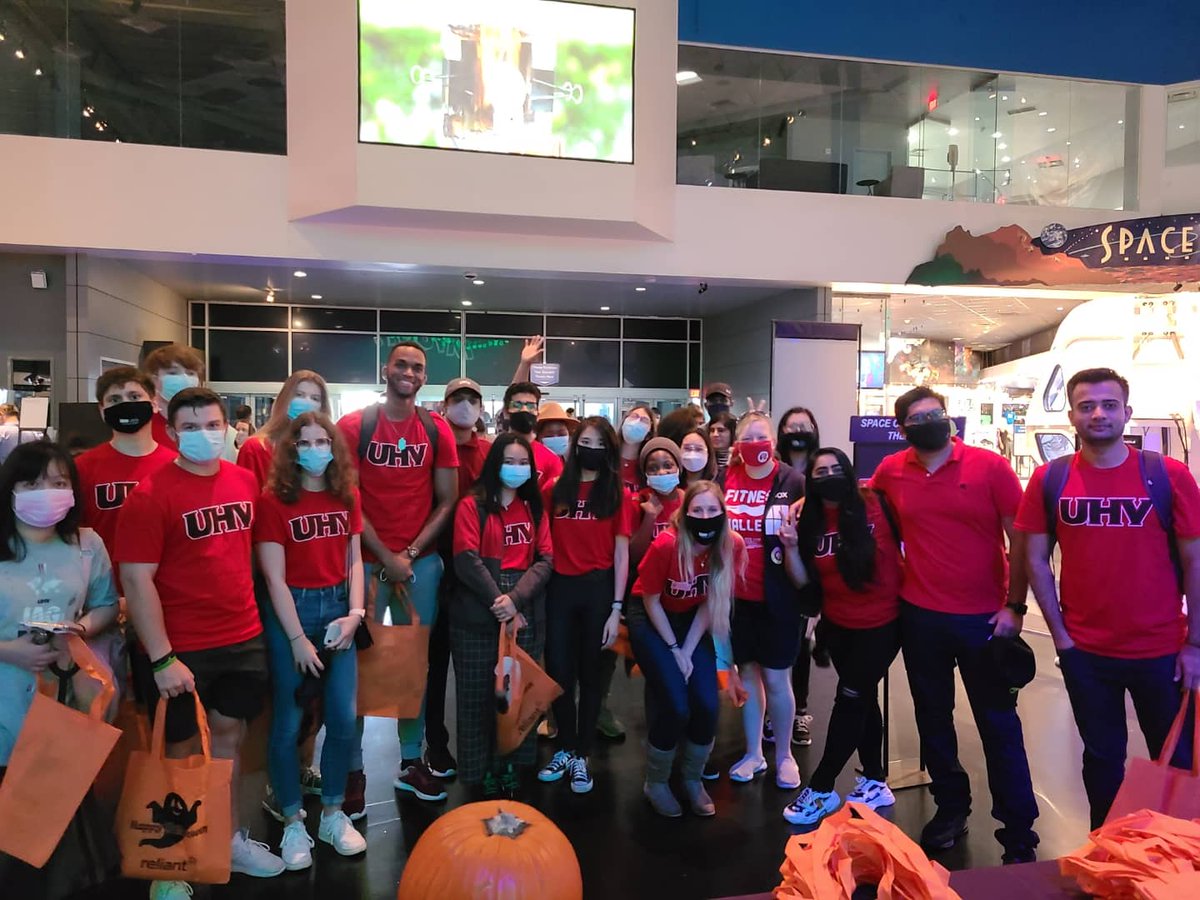 ISO_UHV's tweet photo. NASA, Chinatown and Galleria was a massive success. 🥳 We had so much fun! Thank you @uhv_international for planning this trip for us 😁 https://t.co/vTVLnw4zAn
