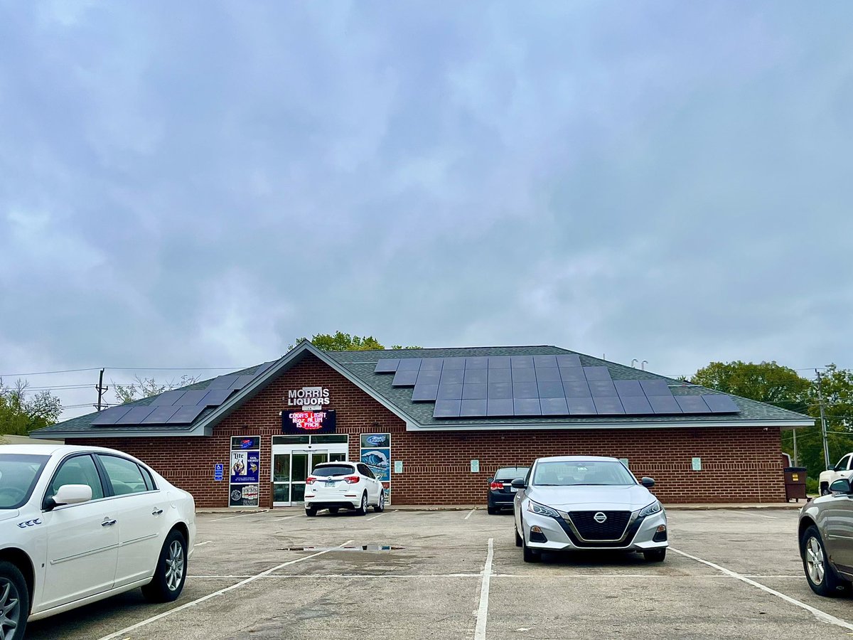 SamRosemark's tweet photo. Celebrating 15 years of sustainability @UMNMorris at Homecoming!
๐ใฝ๏ธโป๏ธโ๏ธ
Solar has popped up everywhere in Morris on campus and in the town. All the city-owned buildings, including the liquor store, are getting solar.
#MorrisHoco #UMNMorrisProud #UMNProud #UMN #MorrisModel https://t.co/1dNlSPGQze