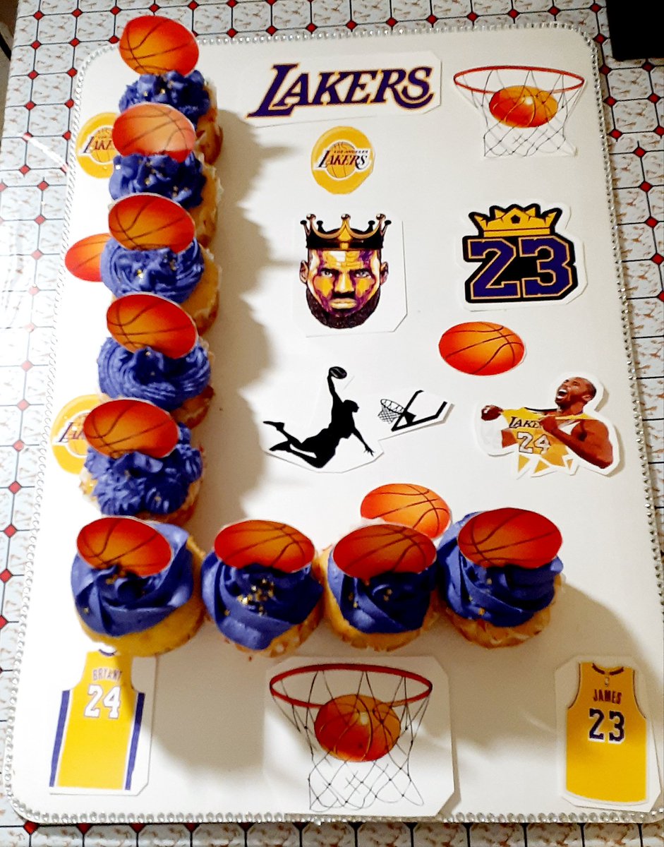 Check out our Basketball team Cupcake cake, custom made especially for you!  What's your favorite sports team? Order today! #cupcake #cake #cupcakes  #birthdaycake #fondantcake #cupcakedesign #cakelover #baker #muffin #shoes  #stilettos #hair #celebrity #, image size:941x1200