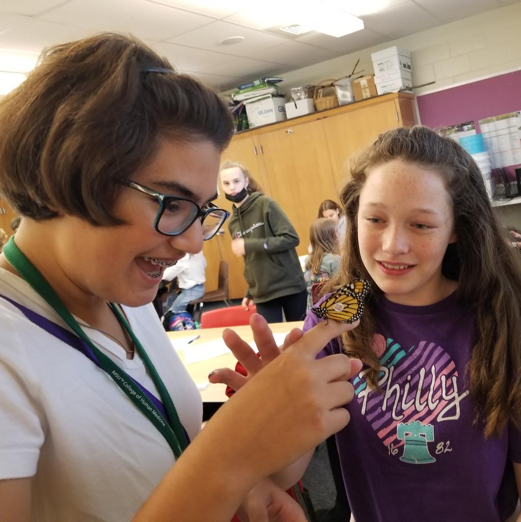 LeaSevigny's tweet photo. In the last 10 days, students @CMS_FHPS tagged and released their last (25th) monarch, learned about monarchs' migration needs/hazards, assessed our campus for nectar plants monarchs (&amp; other pollinators) can use, &amp; gave input for land management on behalf of monarchs. https://t.co/VABmBt7JmI