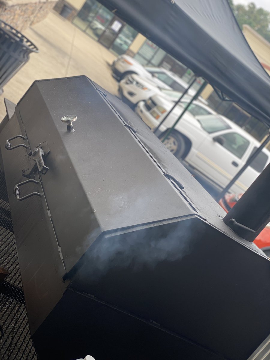 1st Whole Hog is GONE !! 🔥
2nd Hog Coming off in less than an Hour !