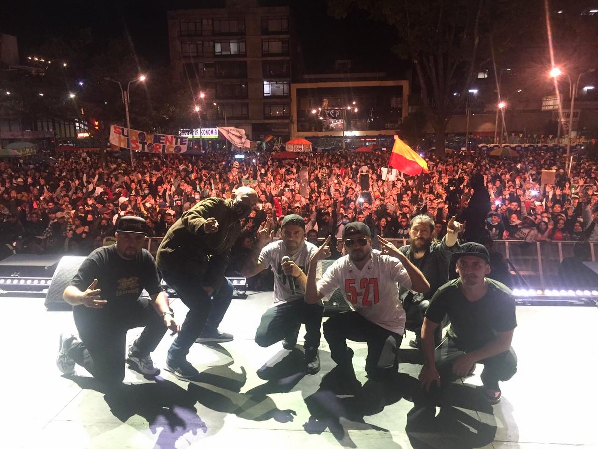 LAETNNIA527's tweet photo. La Etnnia en la gran puta casa 🔥✊🏽 Gracias totales ! Casa llena ! https://t.co/isa5VCyDU1