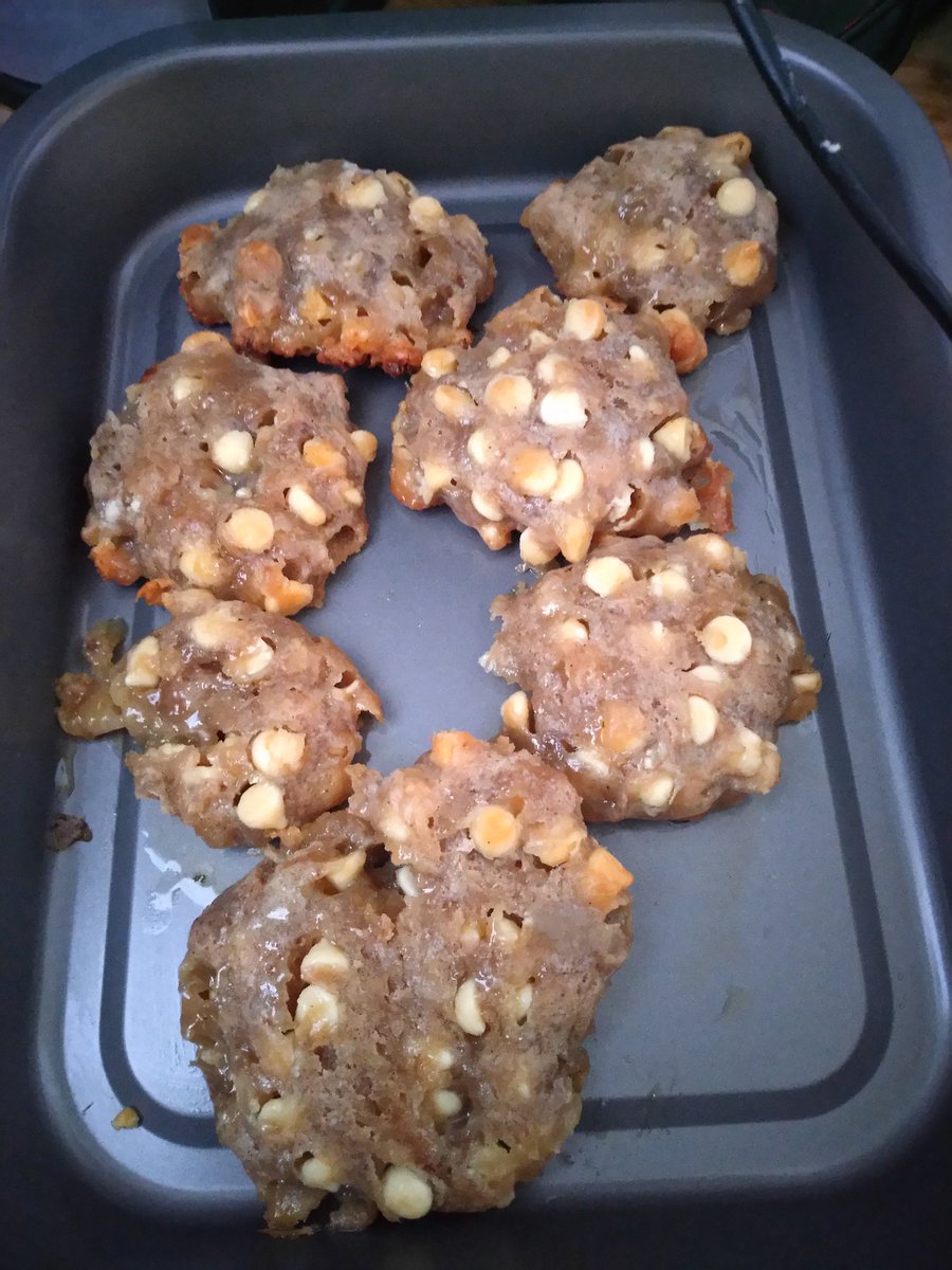 blahajrequin's tweet image. Stylés mes cookies ?