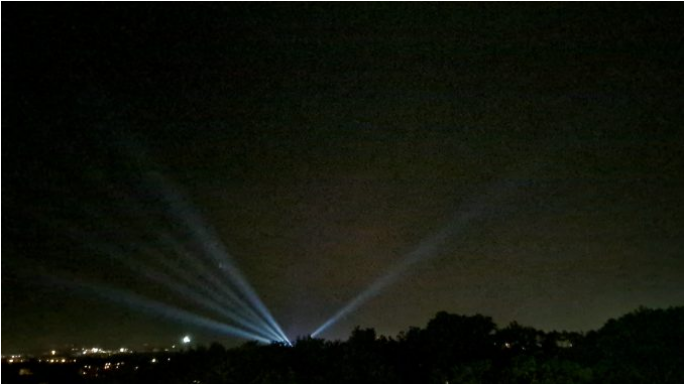 datawrangler2's tweet photo. n-tv #LIVE Überragung
#Drohnenshow
[#TechnologyArts #JensHillenkötter] im Bereich der #BurgGiebichenstein.
Zum Tag der Deutschen Einheit mit dem Einheits-Orchester Sachsen-Anhalt 2021 [MatthiasErben], Multimedia-Grafik-&amp; Performance-[#Camilllo #NFT] Kunst.
#TDE2021 #tagdereinheit https://t.co/L9vsIwmX2A