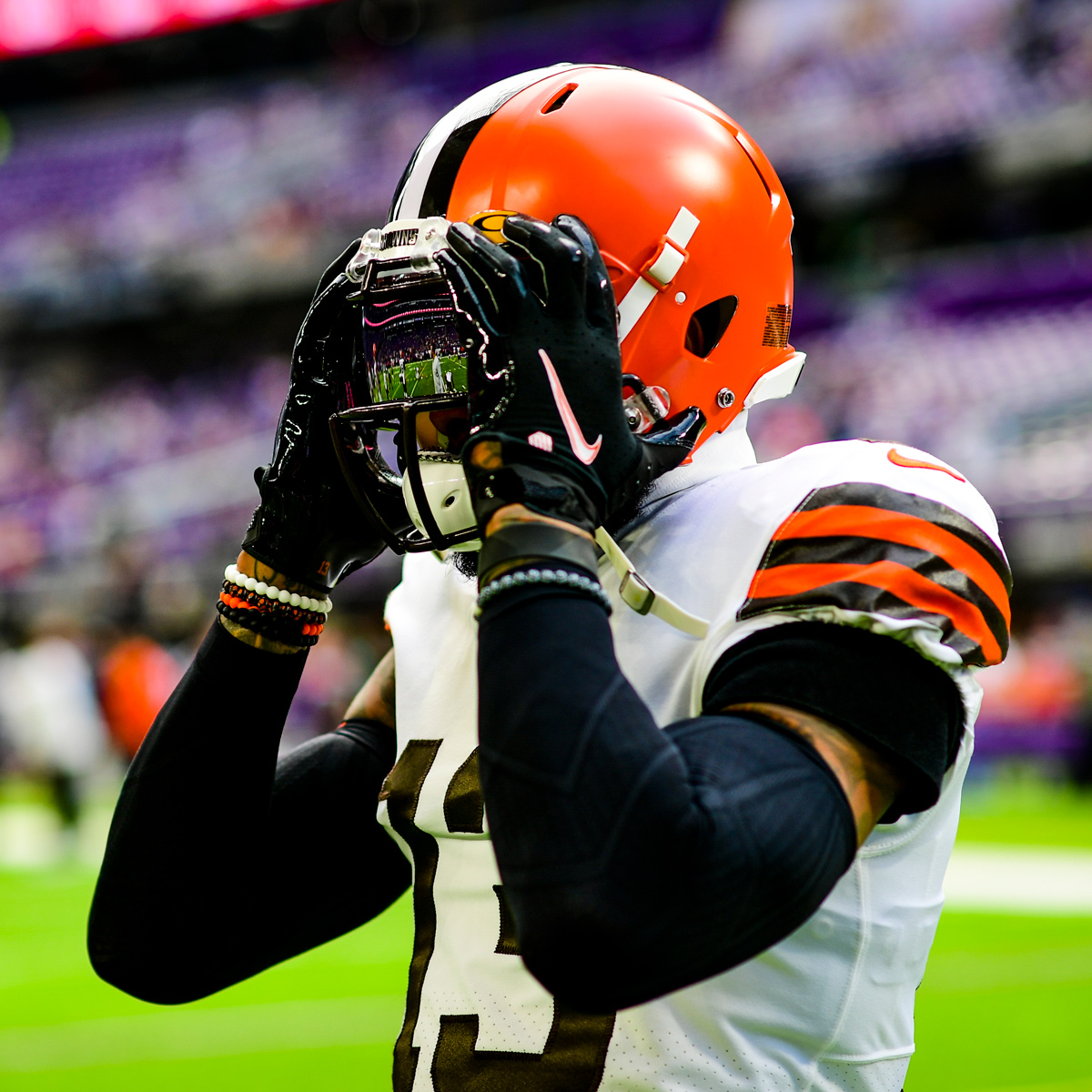 Browns's tweet photo. Ready Player One #BeWhoYouAre

@oakley | @obj https://t.co/hcGJz4n88k