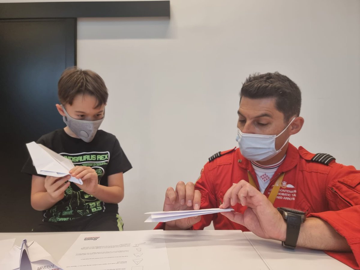 hopkinson67's tweet photo. Thank you to @TSODonovan and @MohamedAlMusle1, #red10 and #red11 for an inspiring day! @HWU_EPS @HWUDubai and @rafredarrows : Perfect team work ! #FutureMade https://t.co/pdvEEiK1nz