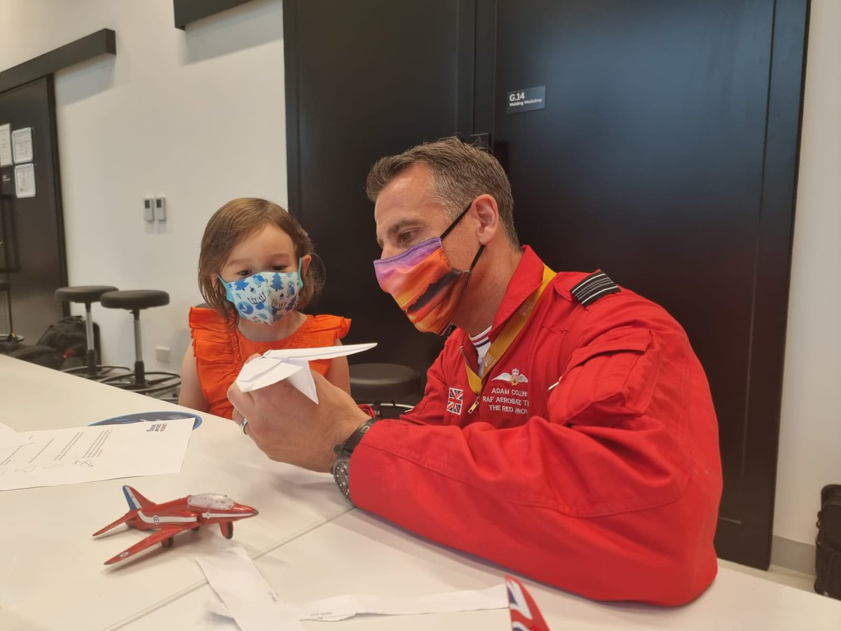 hopkinson67's tweet photo. Thank you to @TSODonovan and @MohamedAlMusle1, #red10 and #red11 for an inspiring day! @HWU_EPS @HWUDubai and @rafredarrows : Perfect team work ! #FutureMade https://t.co/pdvEEiK1nz